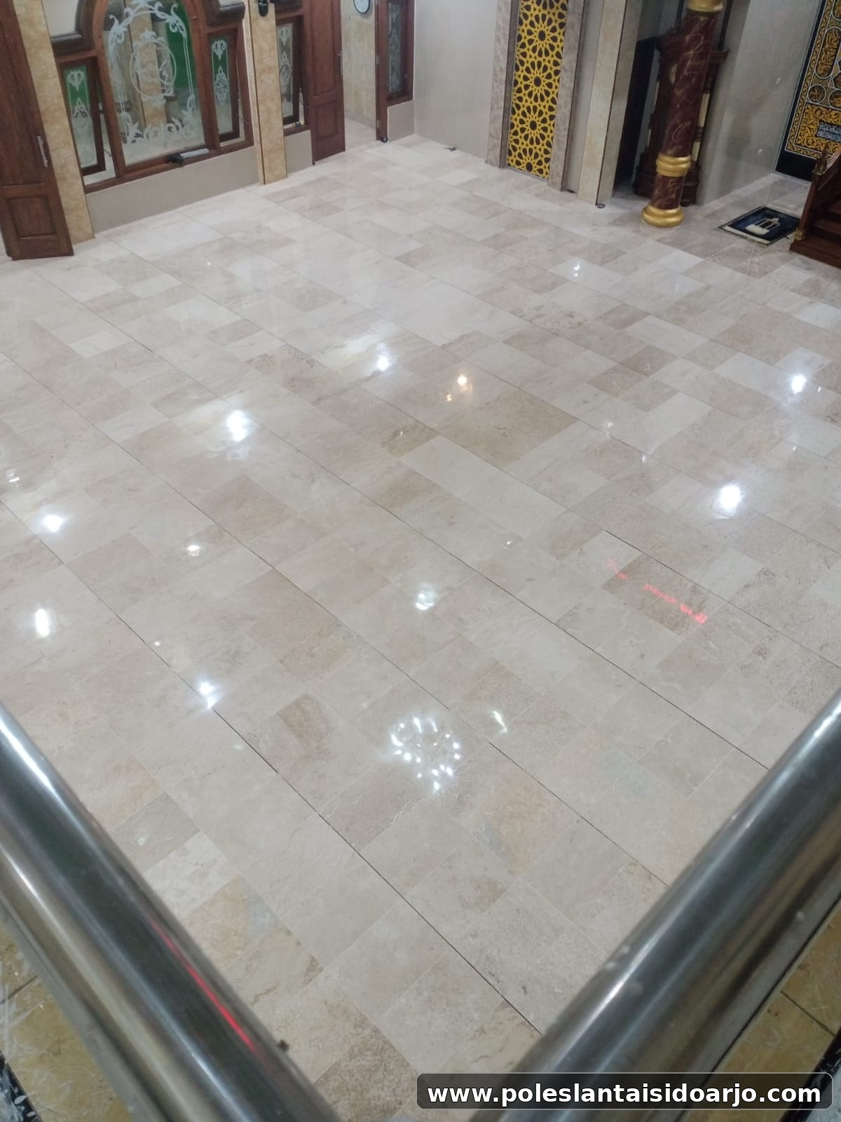 Contoh lantai tempat ibadah